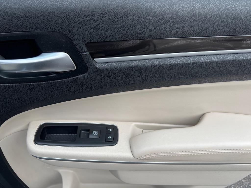 Chrysler 300 Limited AWD 2015