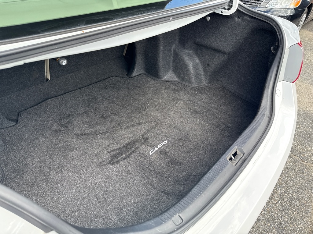 Toyota Camry SE 5-Spd AT 2009