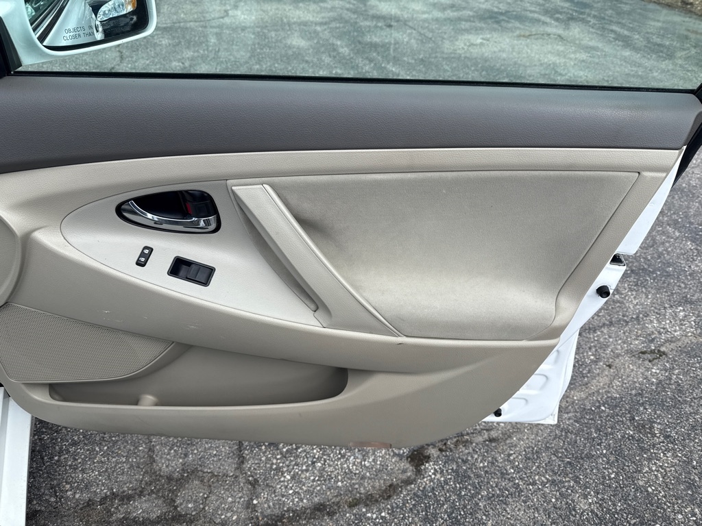 Toyota Camry SE 5-Spd AT 2009