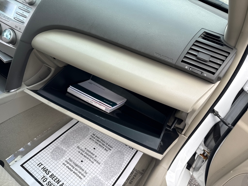 Toyota Camry SE 5-Spd AT 2009