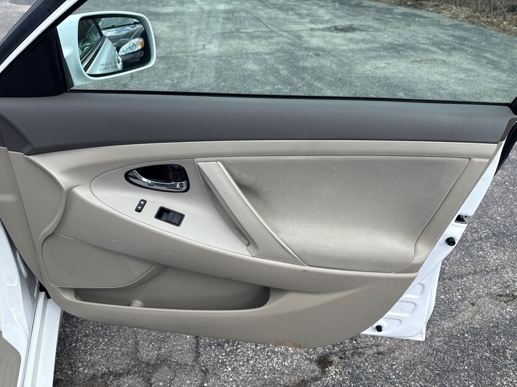 Toyota Camry SE 5-Spd AT 2009