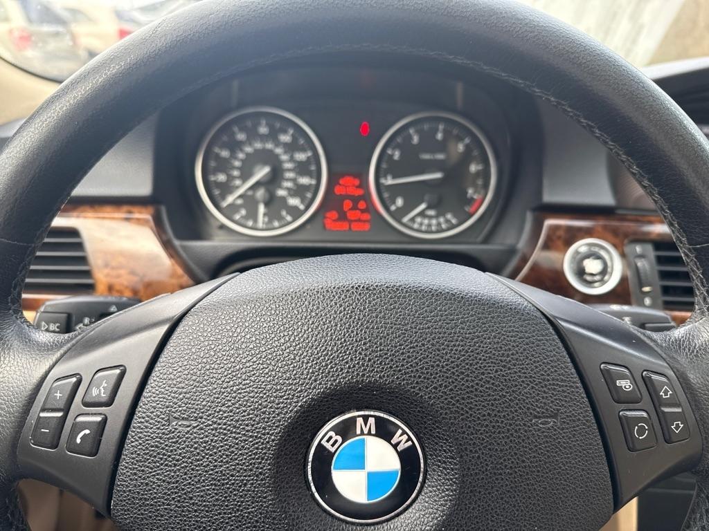 BMW 328 328i xDrive SA 2011