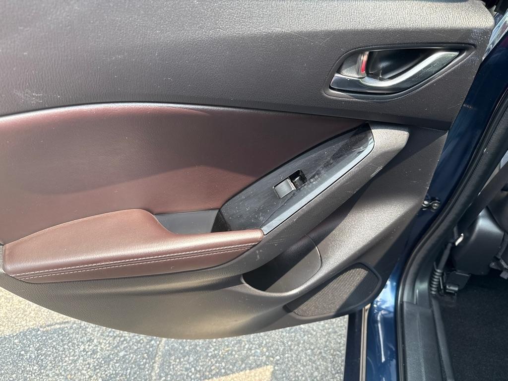 Mazda MAZDA3 s Touring AT 4-Door 2018