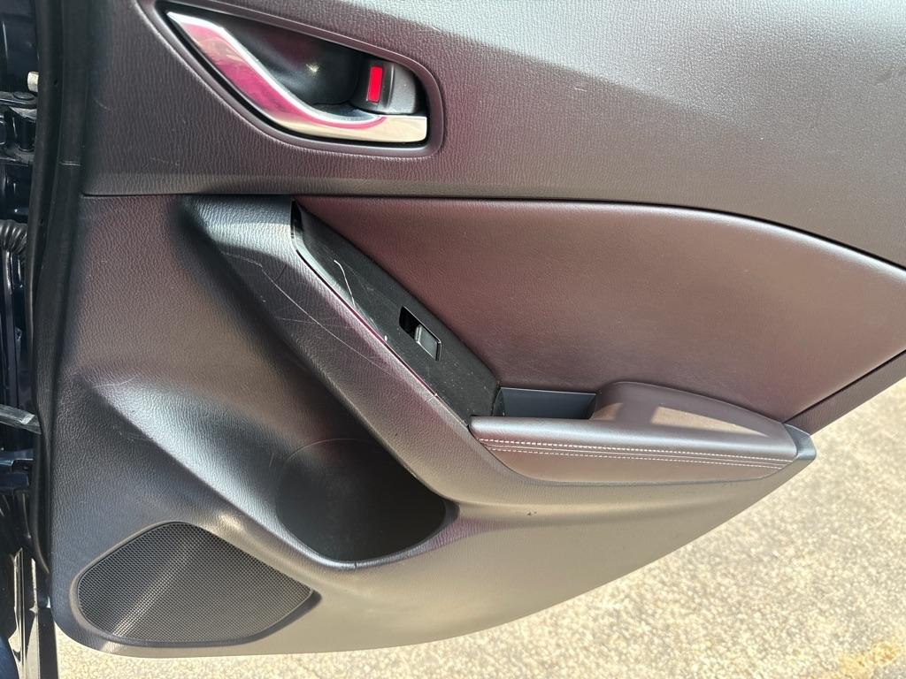 Mazda MAZDA3 s Touring AT 4-Door 2018