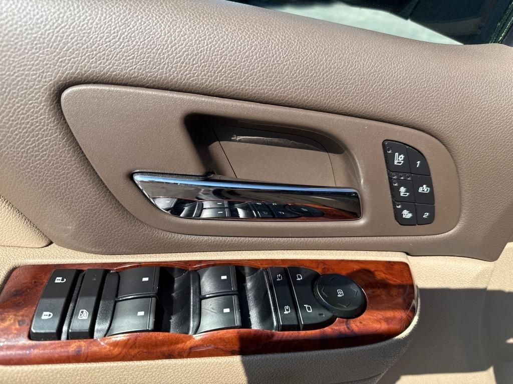 Chevrolet Tahoe LTZ 4WD 2012