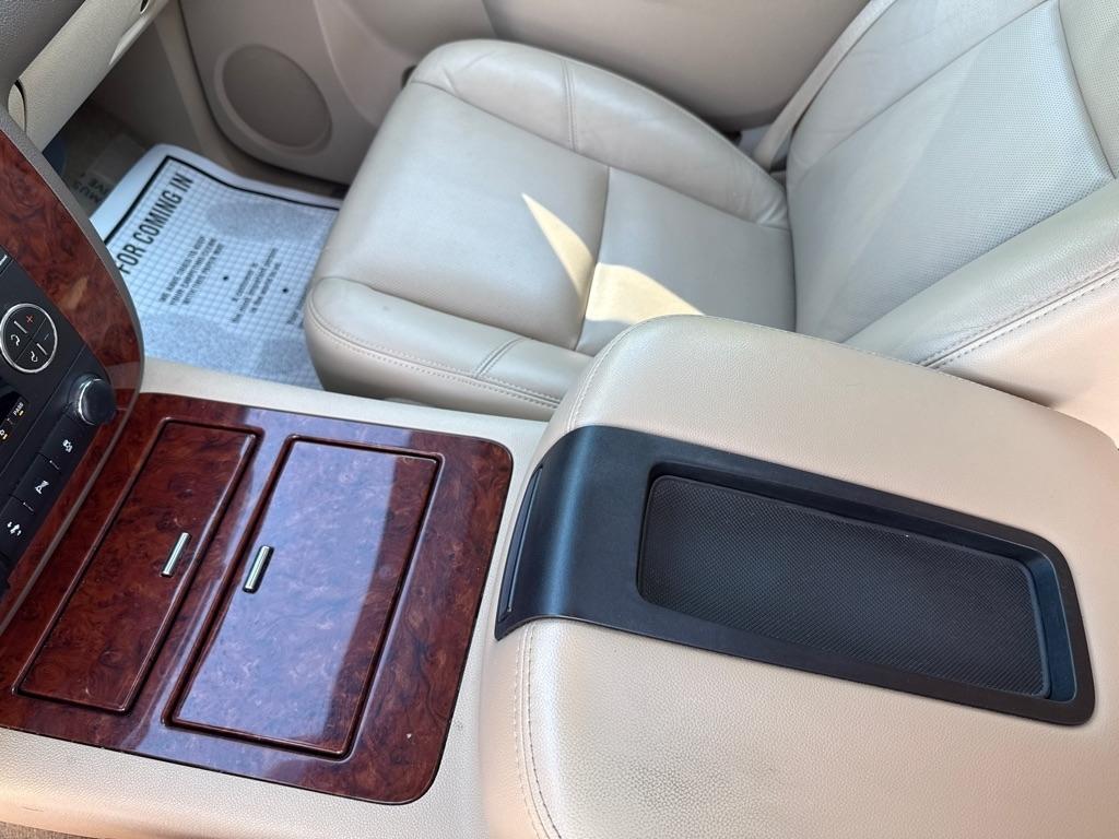 Chevrolet Tahoe LTZ 4WD 2012