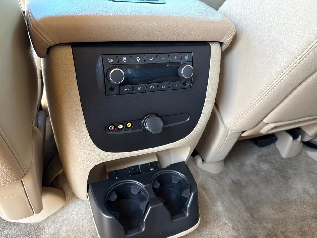 Chevrolet Tahoe LTZ 4WD 2012