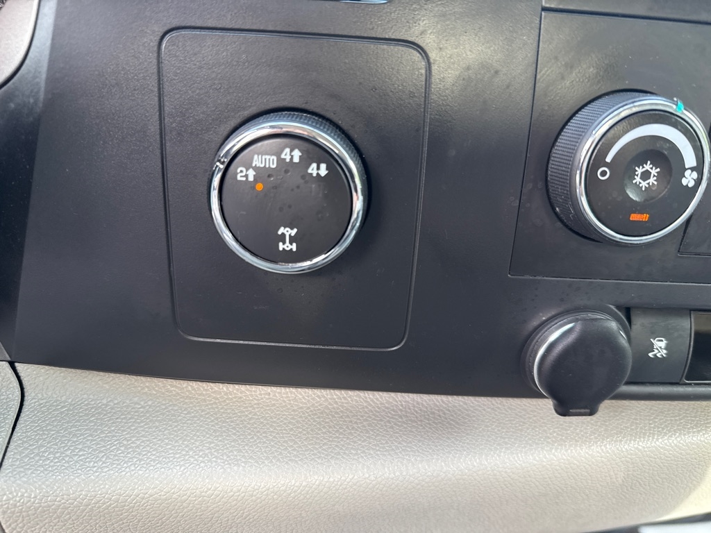 Chevrolet Silverado 1500 LT Ext. Cab 4WD 2011 Chevrolet Silverado 1500 LT Ext. Cab 4WD 2011