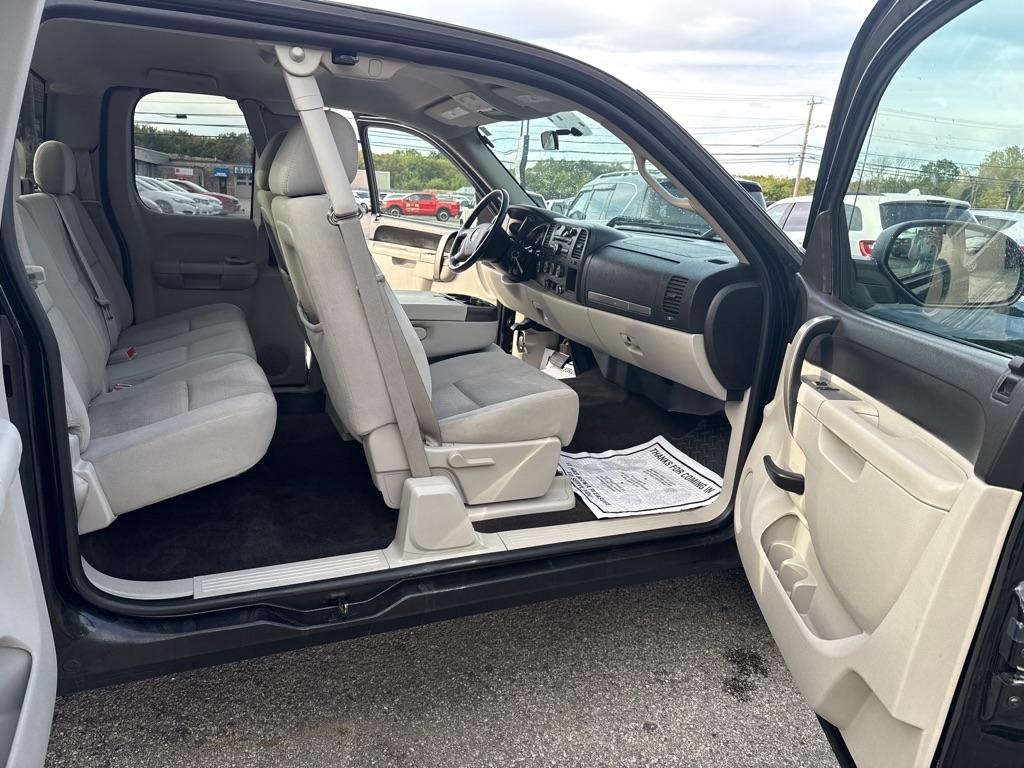 Chevrolet Silverado 1500 LT Ext. Cab 4WD 2011 Chevrolet Silverado 1500 LT Ext. Cab 4WD 2011