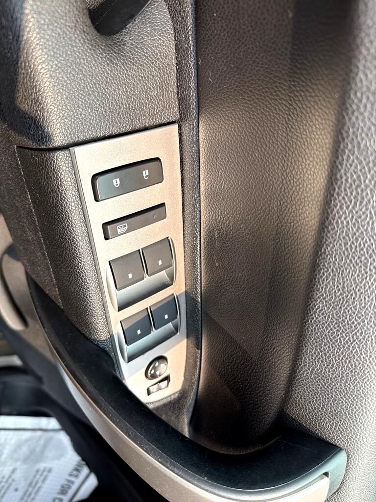 Chevrolet Silverado 1500 LS Crew Cab Short Box 4WD 2012 Chevrolet Silverado 1500 LS Crew Cab Short Box 4WD 2012