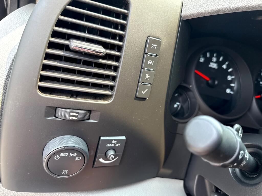 Chevrolet Silverado 1500 LS Crew Cab Short Box 4WD 2012 Chevrolet Silverado 1500 LS Crew Cab Short Box 4WD 2012