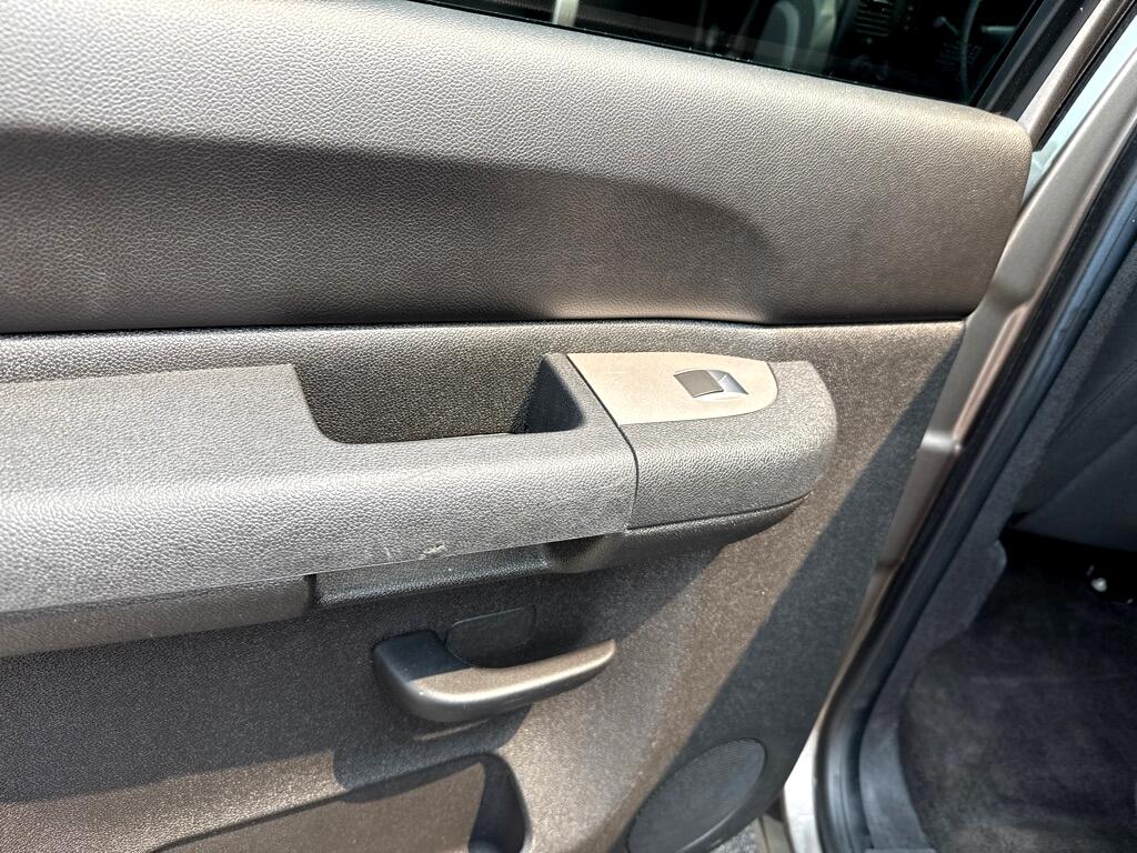 Chevrolet Silverado 1500 LS Crew Cab Short Box 4WD 2012 Chevrolet Silverado 1500 LS Crew Cab Short Box 4WD 2012