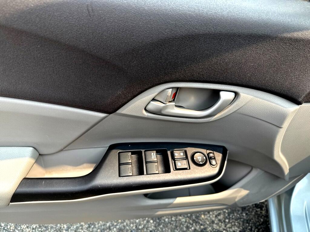 Honda Civic LX Sedan 5-Speed AT 2012 Honda Civic LX Sedan 5-Speed AT 2012