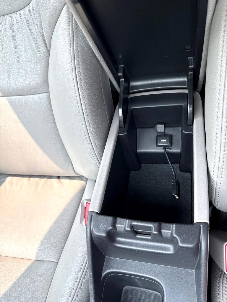 Honda Civic LX Sedan 5-Speed AT 2012 Honda Civic LX Sedan 5-Speed AT 2012