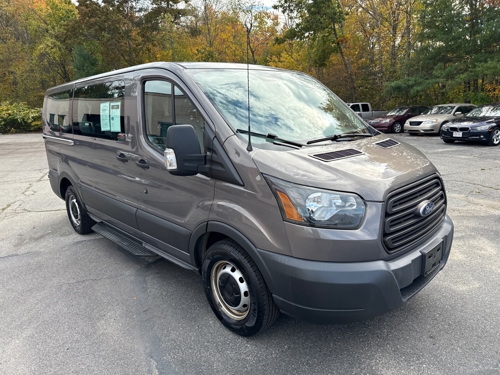 Ford Transit 150 Wagon Low Roof XL w/Sliding Pass. 130-in. WB 2015 Ford Transit 150 Wagon Low Roof XL w/Sliding Pass. 130-in. WB 2015