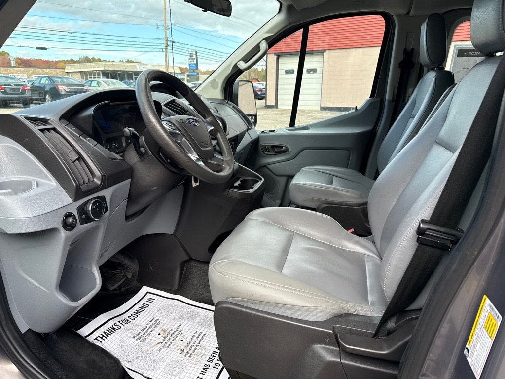 Ford Transit 150 Wagon Low Roof XL w/Sliding Pass. 130-in. WB 2015 Ford Transit 150 Wagon Low Roof XL w/Sliding Pass. 130-in. WB 2015