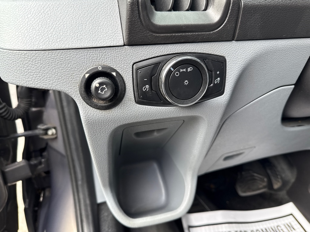 Ford Transit 150 Wagon Low Roof XL w/Sliding Pass. 130-in. WB 2015 Ford Transit 150 Wagon Low Roof XL w/Sliding Pass. 130-in. WB 2015