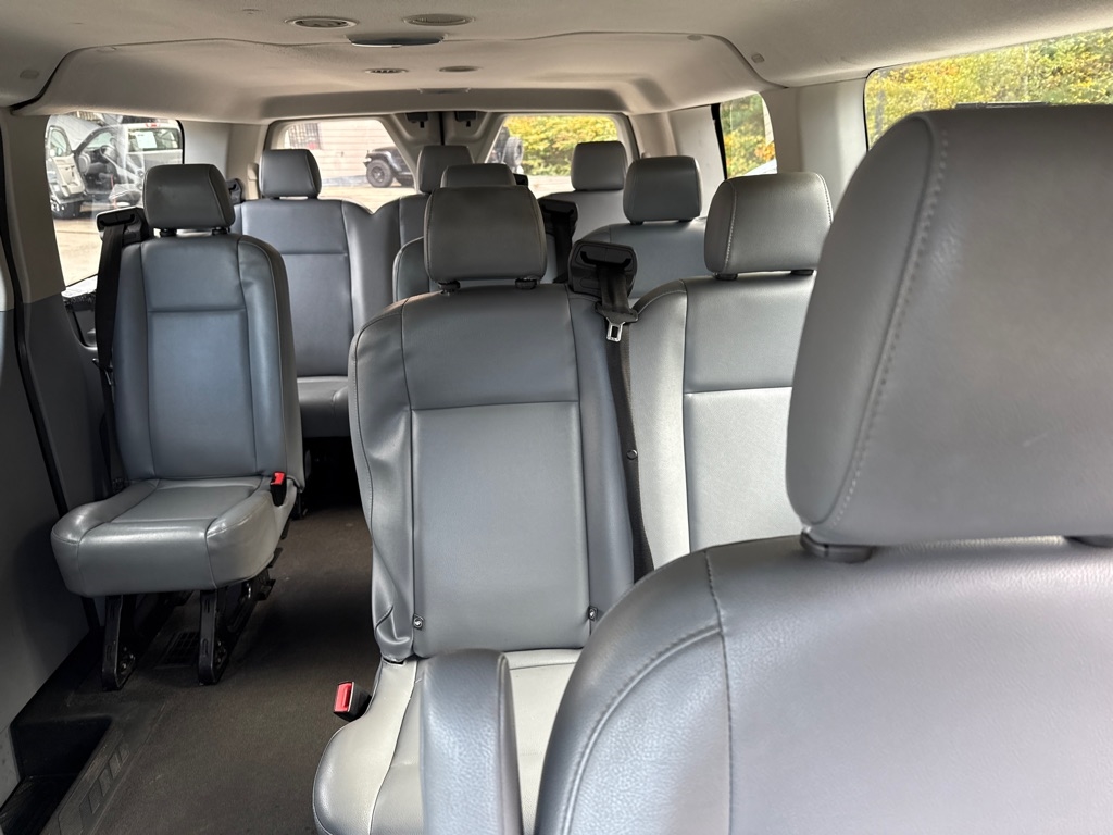 Ford Transit 150 Wagon Low Roof XL w/Sliding Pass. 130-in. WB 2015 Ford Transit 150 Wagon Low Roof XL w/Sliding Pass. 130-in. WB 2015