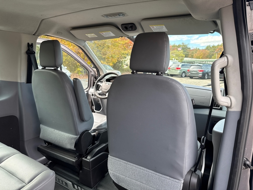 Ford Transit 150 Wagon Low Roof XL w/Sliding Pass. 130-in. WB 2015 Ford Transit 150 Wagon Low Roof XL w/Sliding Pass. 130-in. WB 2015