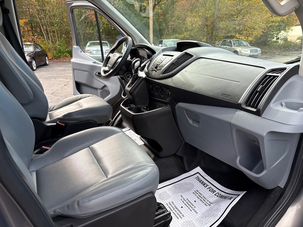 Ford Transit 150 Wagon Low Roof XL w/Sliding Pass. 130-in. WB 2015 Ford Transit 150 Wagon Low Roof XL w/Sliding Pass. 130-in. WB 2015