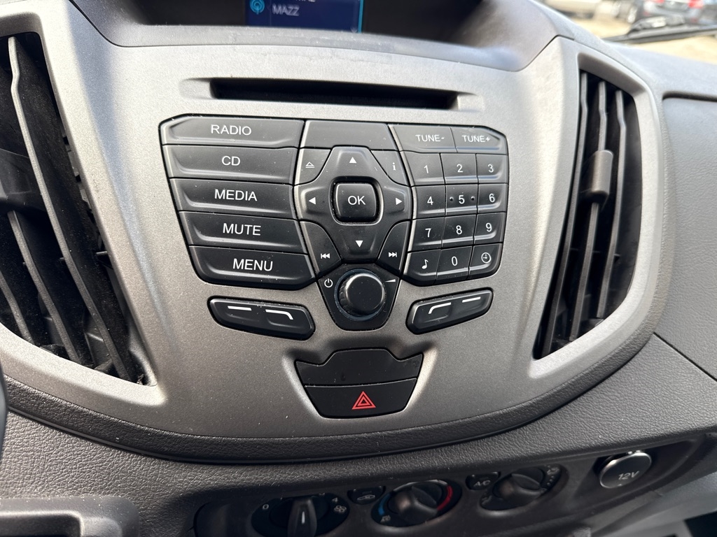 Ford Transit 150 Wagon Low Roof XL w/Sliding Pass. 130-in. WB 2015 Ford Transit 150 Wagon Low Roof XL w/Sliding Pass. 130-in. WB 2015