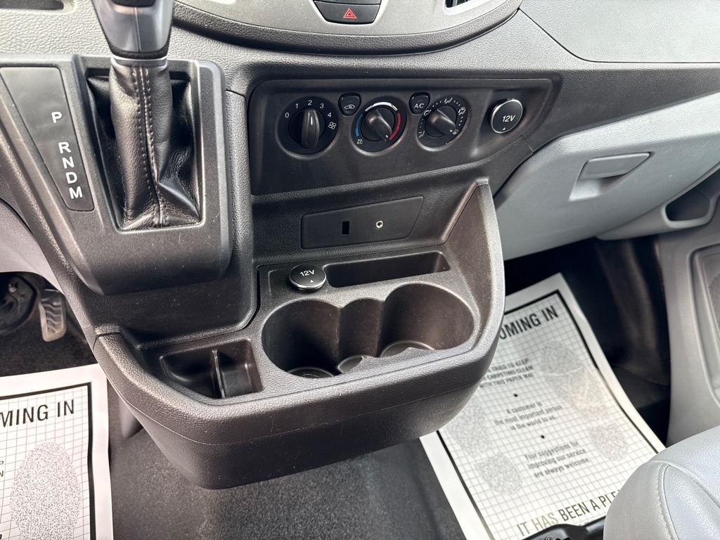 Ford Transit 150 Wagon Low Roof XL w/Sliding Pass. 130-in. WB 2015 Ford Transit 150 Wagon Low Roof XL w/Sliding Pass. 130-in. WB 2015