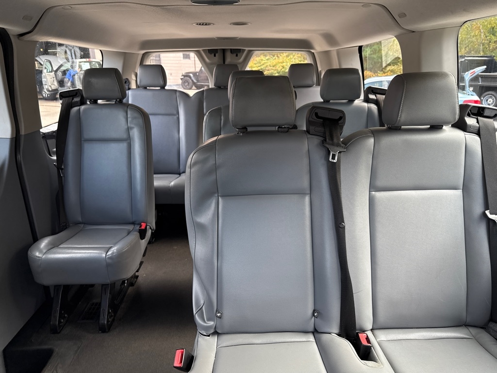 Ford Transit 150 Wagon Low Roof XL w/Sliding Pass. 130-in. WB 2015 Ford Transit 150 Wagon Low Roof XL w/Sliding Pass. 130-in. WB 2015