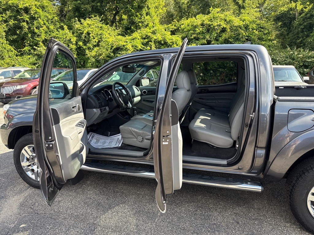 Toyota Tacoma Limited Double Cab V6 6AT 4WD 2015 Toyota Tacoma Limited Double Cab V6 6AT 4WD 2015