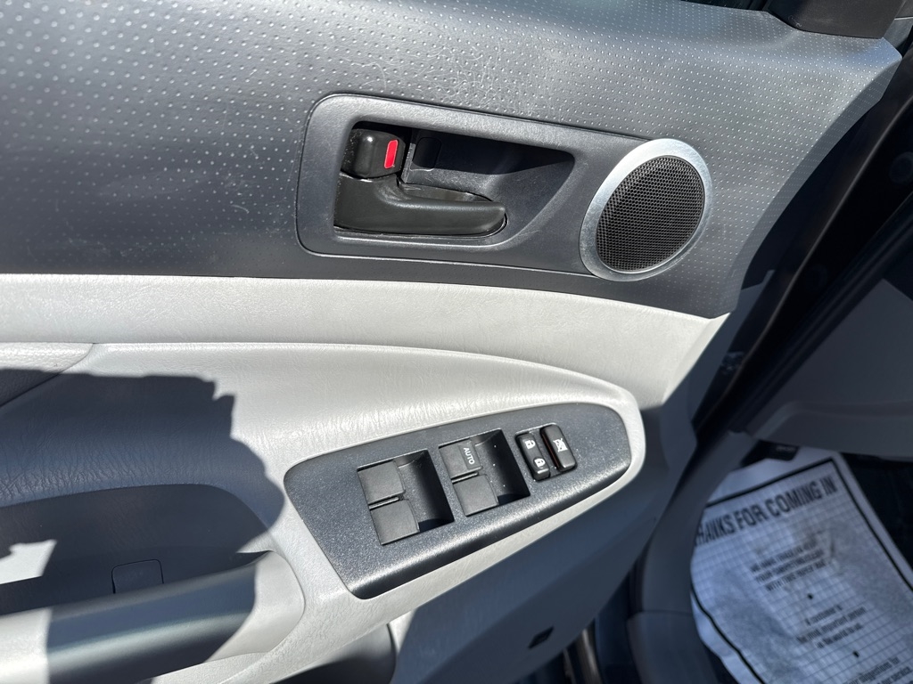 Toyota Tacoma Limited Double Cab V6 6AT 4WD 2015 Toyota Tacoma Limited Double Cab V6 6AT 4WD 2015