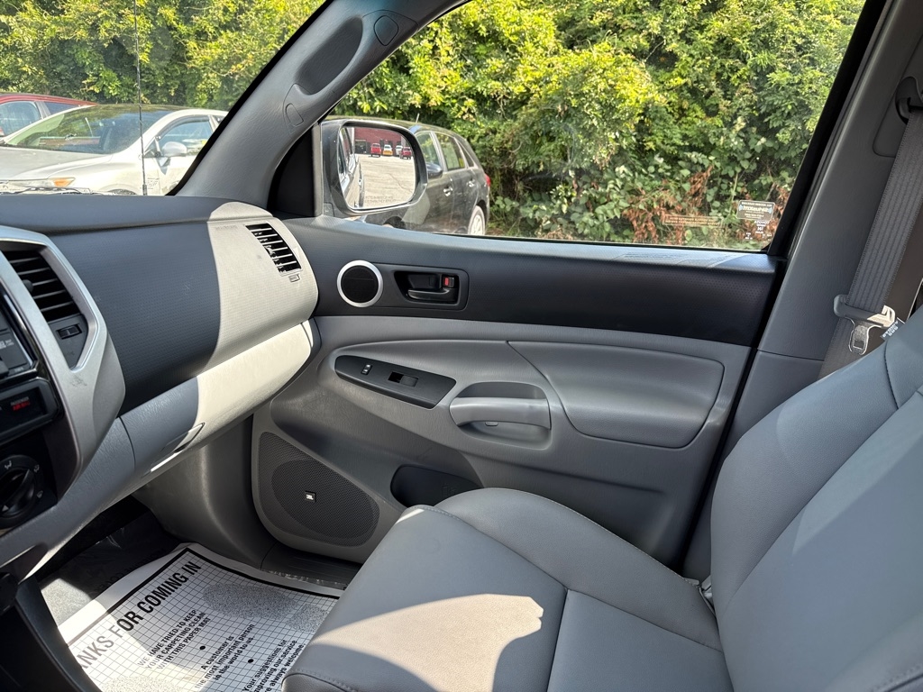 Toyota Tacoma Limited Double Cab V6 6AT 4WD 2015 Toyota Tacoma Limited Double Cab V6 6AT 4WD 2015