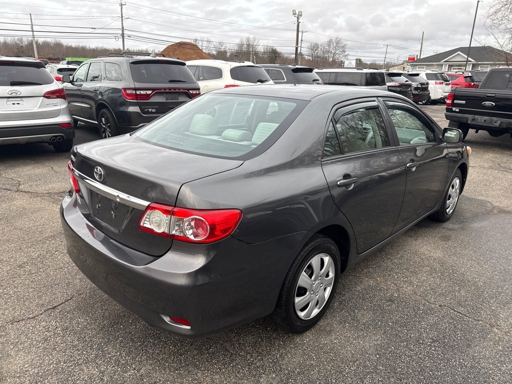 Toyota Corolla LE 4-Speed AT 2012