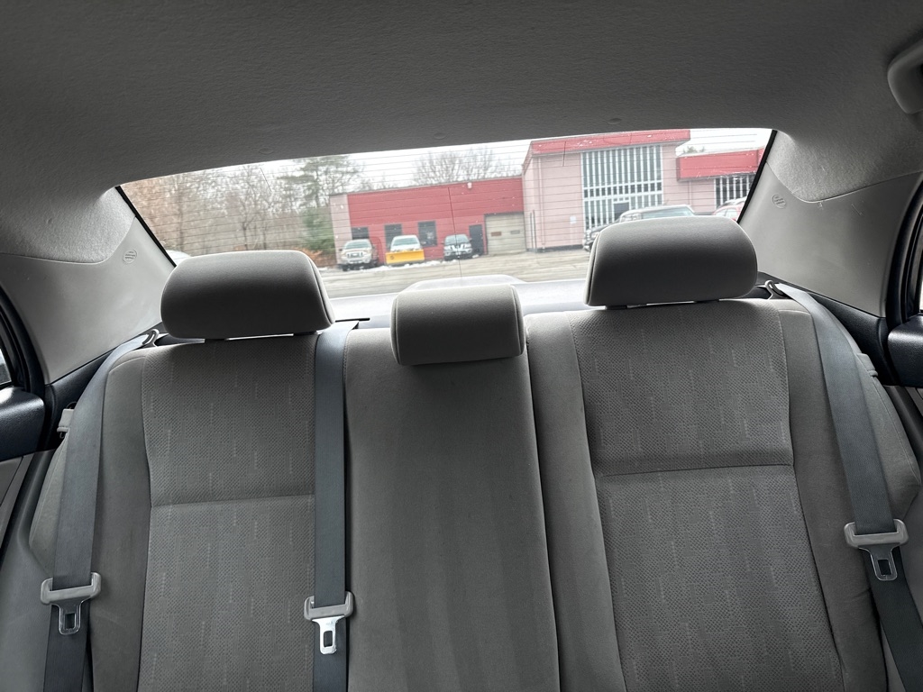 Toyota Corolla LE 4-Speed AT 2012