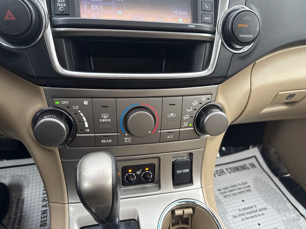 Toyota Highlander 4dr V6 4WD Sport w/3rd Row (Natl) 2013