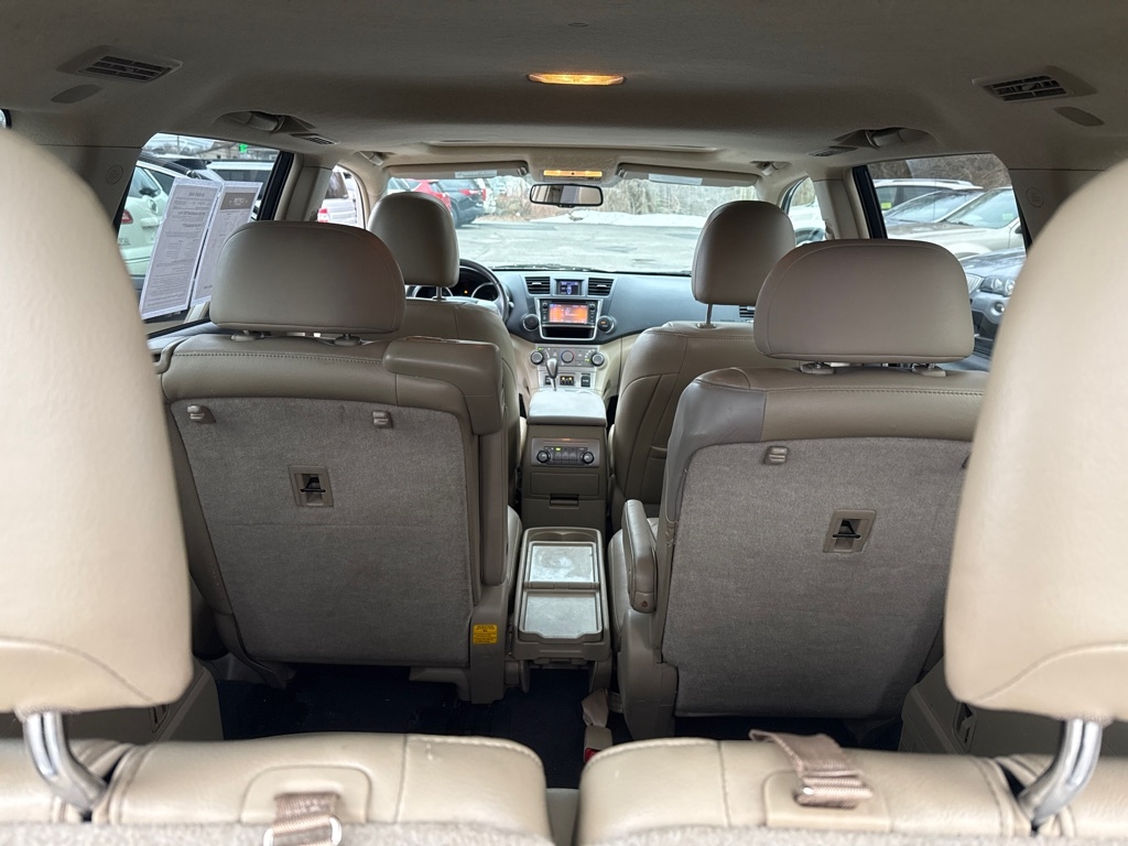 Toyota Highlander 4dr V6 4WD Sport w/3rd Row (Natl) 2013