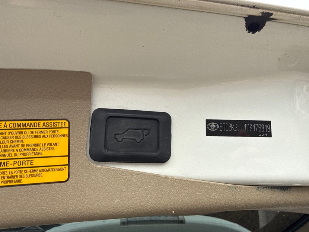 Toyota Highlander 4dr V6 4WD Sport w/3rd Row (Natl) 2013