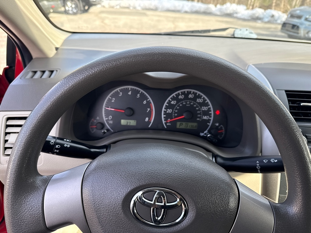 Toyota Corolla LE 4-Speed AT 2010