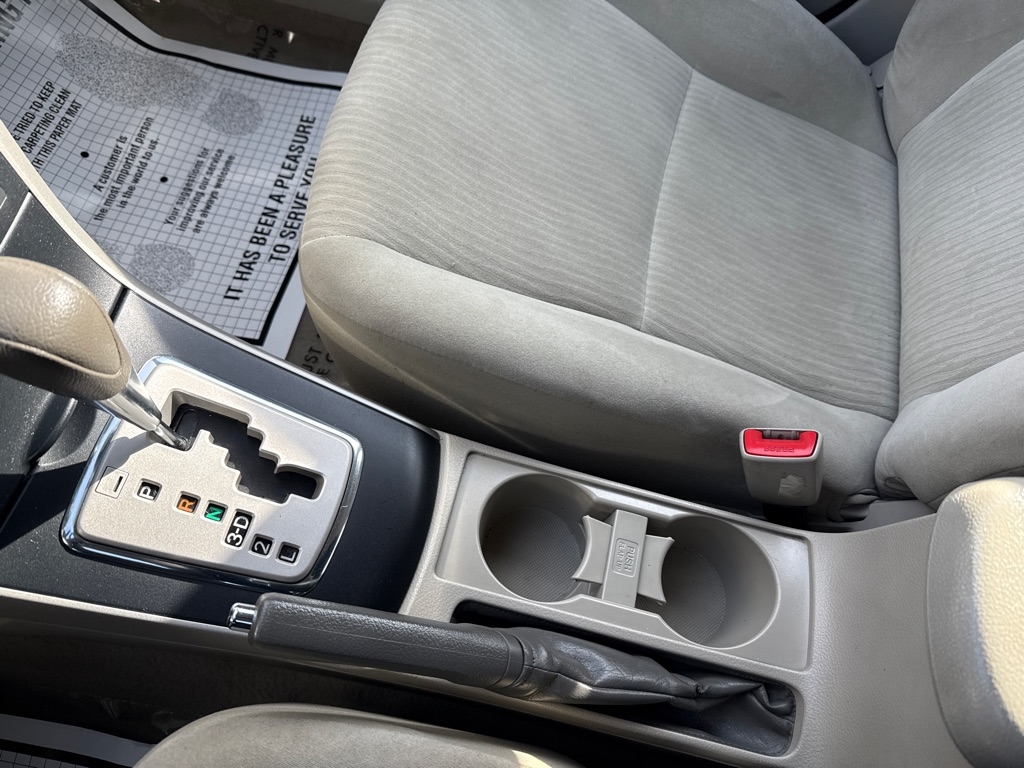 Toyota Corolla LE 4-Speed AT 2010