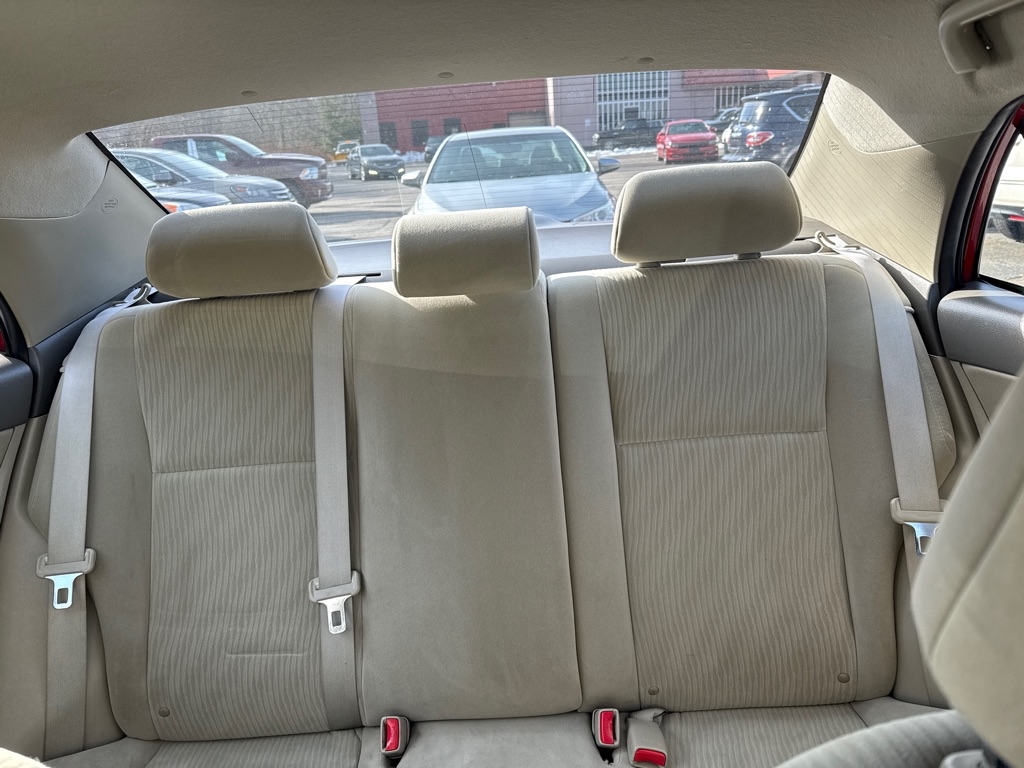 Toyota Corolla LE 4-Speed AT 2010