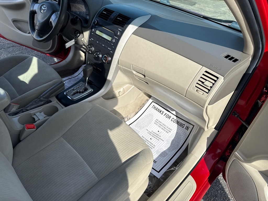 Toyota Corolla LE 4-Speed AT 2010