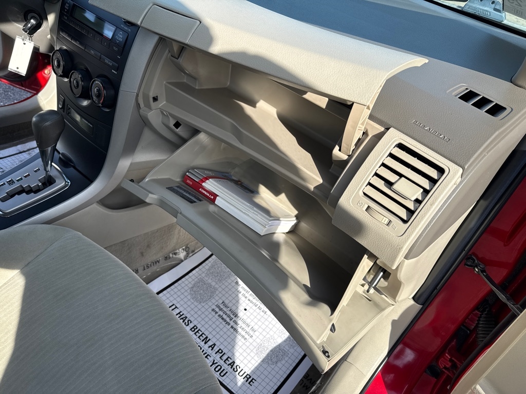 Toyota Corolla LE 4-Speed AT 2010