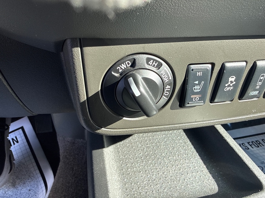 Nissan Frontier SV King Cab 4WD at 2015