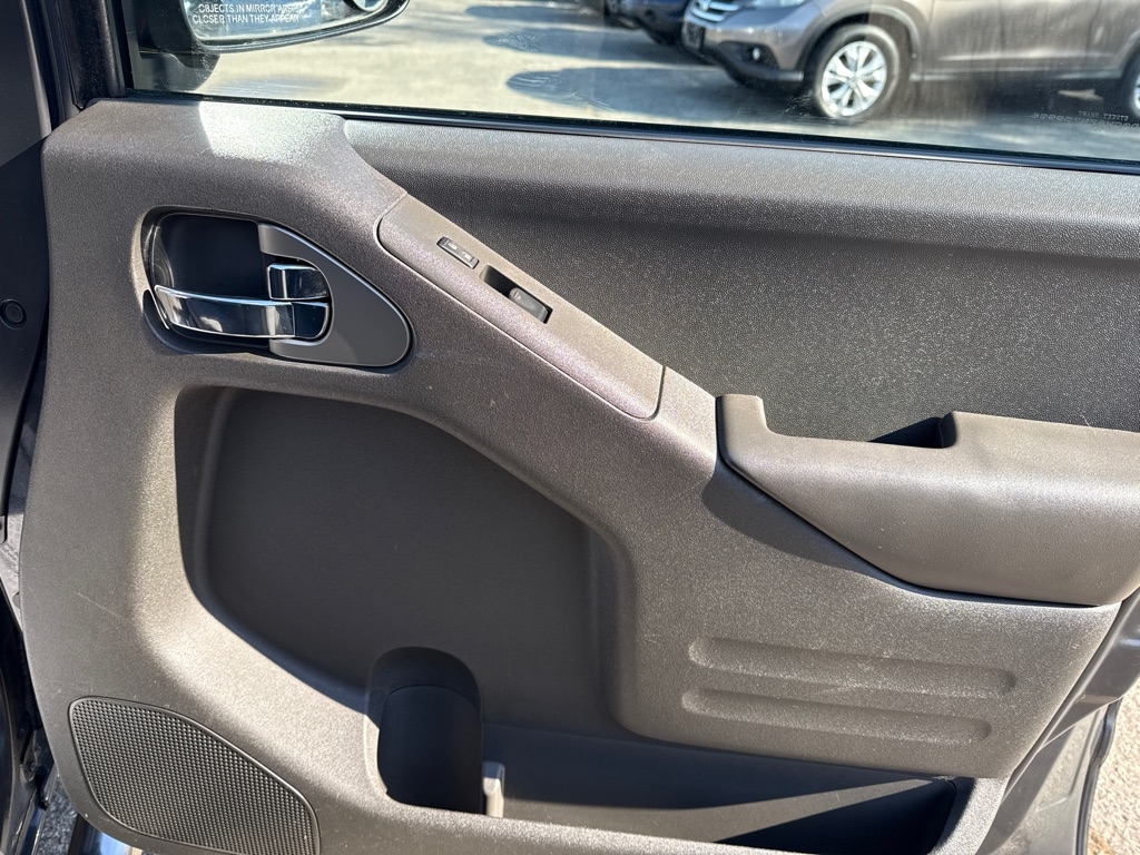 Nissan Frontier SV King Cab 4WD at 2015