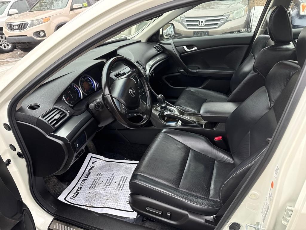 Acura TSX 5-Speed AT with Tech Package 2011