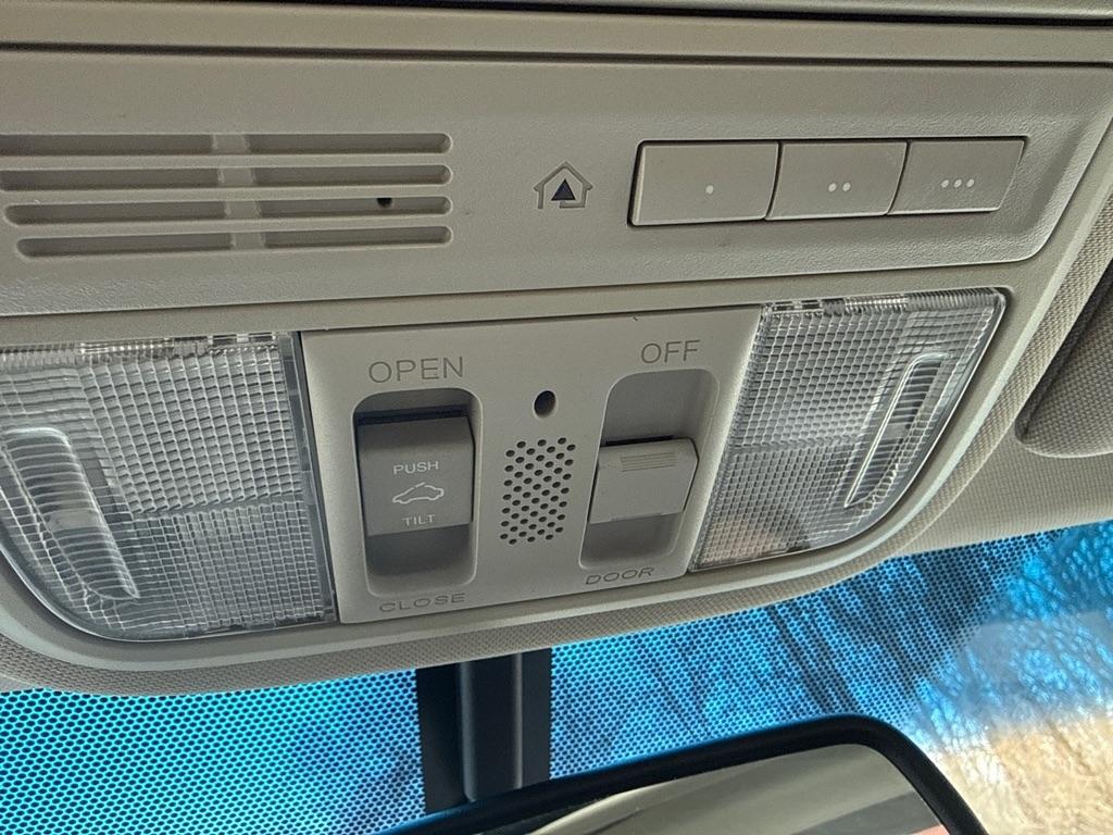 Acura TSX 5-Speed AT with Tech Package 2011