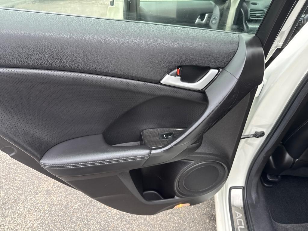 Acura TSX 5-Speed AT with Tech Package 2011