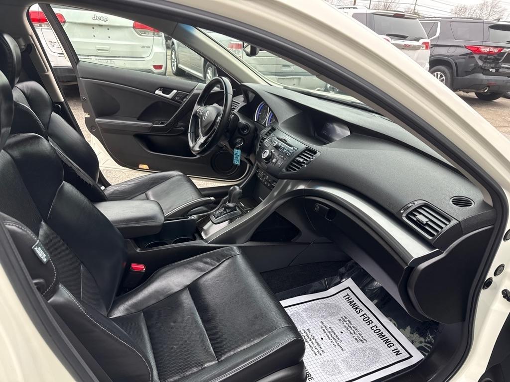 Acura TSX 5-Speed AT with Tech Package 2011