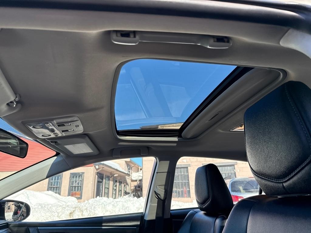 Toyota Corolla S Plus 6MT 2016