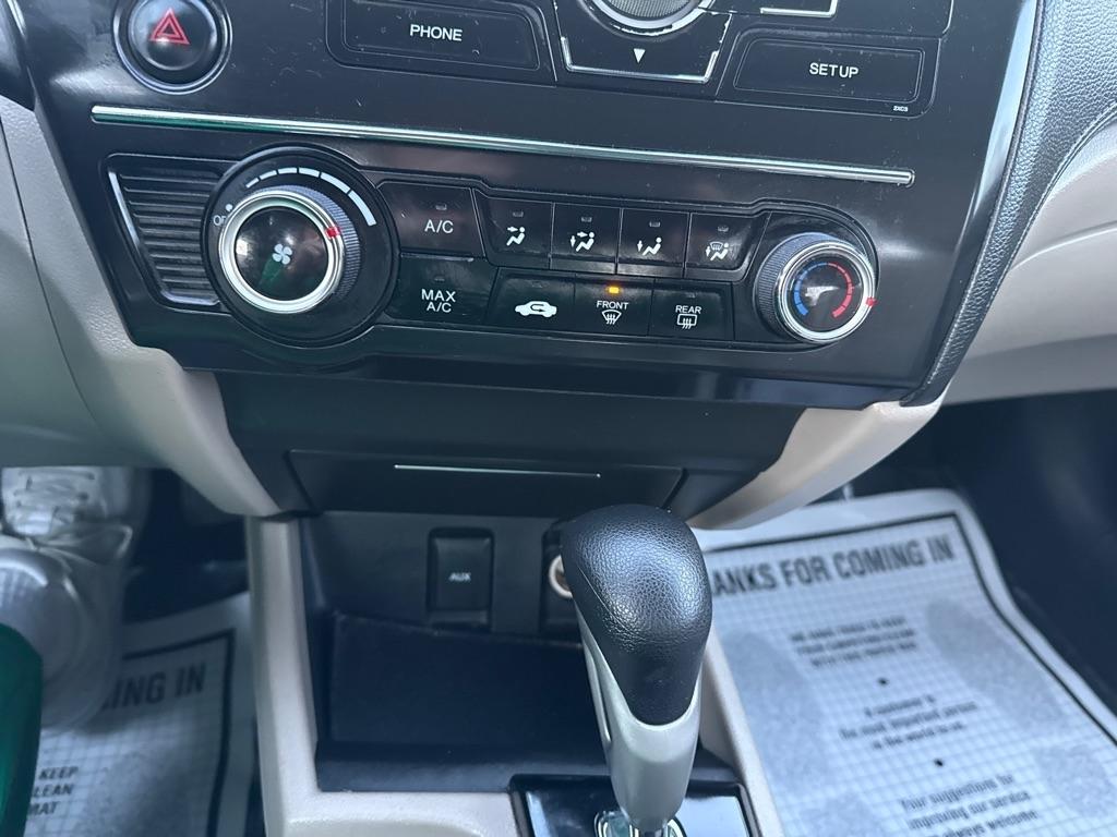 Honda Civic LX Sedan 5-Speed AT 2013