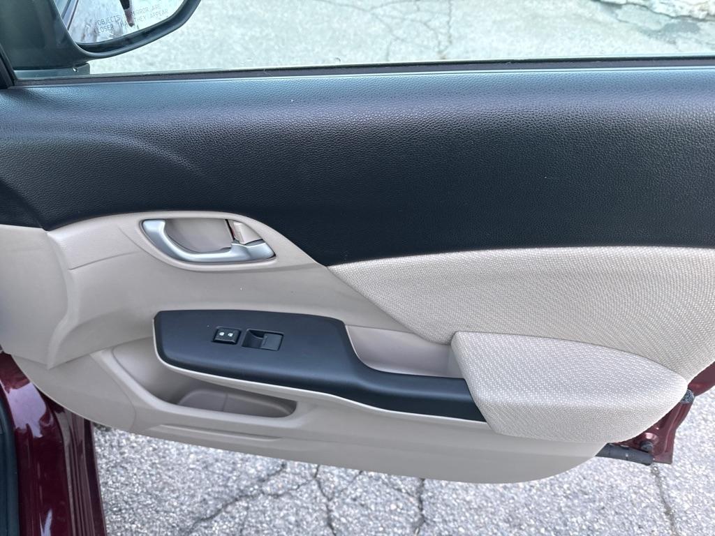 Honda Civic LX Sedan 5-Speed AT 2013