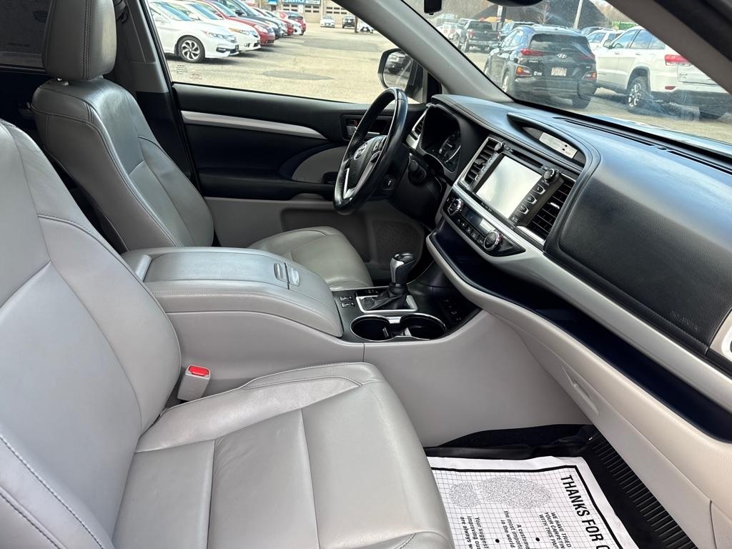 Toyota Highlander XLE Nav AWD V6 2017